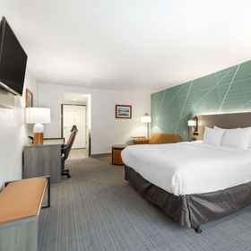 Primary image 1 Comfort Inn & Suites Lake George, New York State Hotels