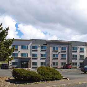 Primary image1紐波特凱富飯店,Edge Art Gallery飯店