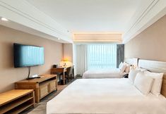 Lainnya 6 Azure Hotel