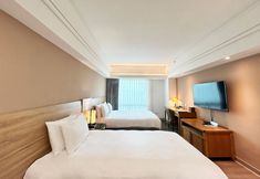 Lainnya 4 Azure Hotel