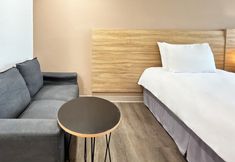 Lainnya 7 Azure Hotel