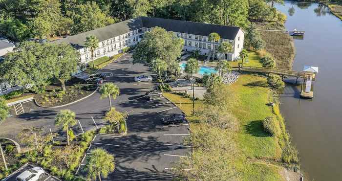 Lain-lain Creekside Lands Inn