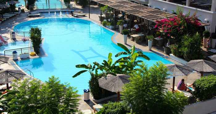 Lain-lain Peridis Family Resort