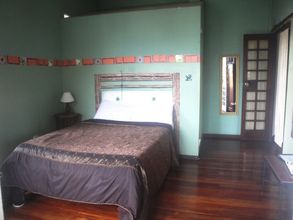 기타 4 Hemingway Inn