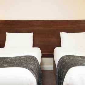 Room 1 威斯特哈姆国王阿姆斯酒店 - 格林国王旅馆, 唐布里奇和马灵区 酒店