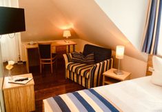 Others 6 Hotel Triton