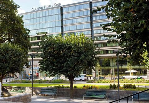 อื่นๆ Clarion Hotel Sign