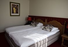 Others 6 Golden Tulip West Ende