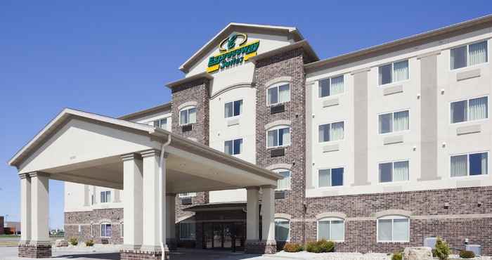 Others Expressway Suites Fargo