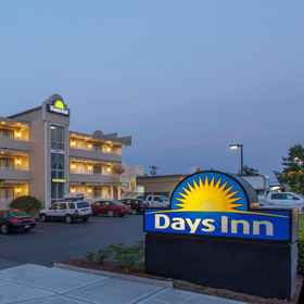 Primary image1Days Inn by Wyndham Seattle North of Downtown,Sunflower Garden飯店