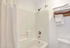 Others 6 Days Inn by Wyndham Seattle North of Downtown