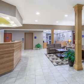 Lobby1Microtel Inn & Suites by Wyndham Johnstown,Glen Ridge Motorsports Park飯店