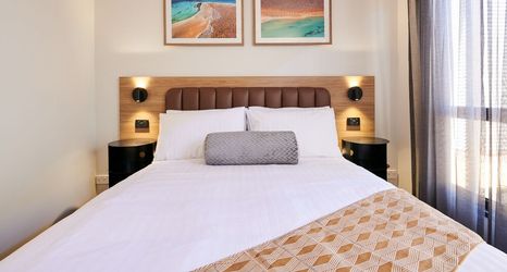 Others 2 Mia Mia House in the Desert