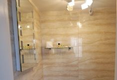 อื่นๆ 4 George Hotel