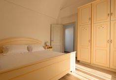 其他 6 Ikies Santo Filoxenia