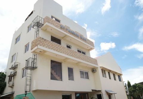 Lainnya Candice Lucy Hotel