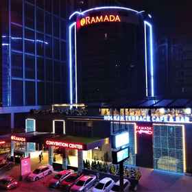 Primary image1布爾薩尼魯菲爾溫德姆華美達飯店,尼吕费尔飯店