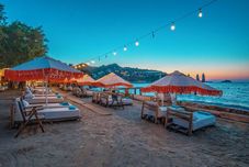 기타 La Local Yalıkavak