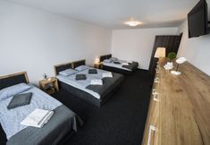 อื่นๆ 6 Holiday Home & SPA