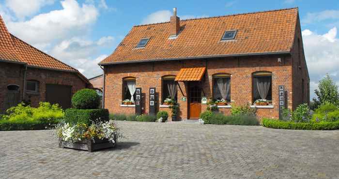 Lainnya Cozy Holiday Home in Ploegsteert With a Garden