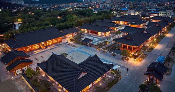 Others Hanok stay NAMWONYECHON by Kensington