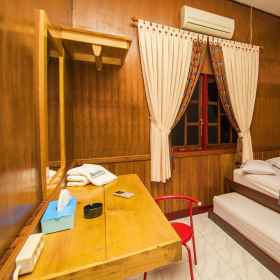 Room 3 Waisai Beach Hotel, Pasir Timbul Raja Ampat Hotels