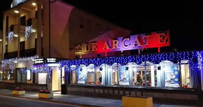 Khác Le Arcate