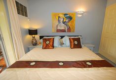 Others 4 LES Condos in Beautiful Complex With Pool, Near the Beach