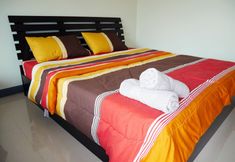 기타 3 Bann Romyen Klang Dong