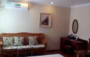 Lainnya 7 GreenTree Inn Jiaxing Pinghu Zhapu Jiulong Mountain Express  Hotel