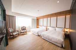 Hotel de Ľeau, USD 116.50