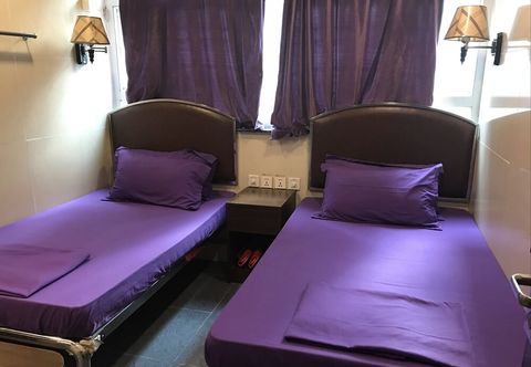 Others Paris Guest House