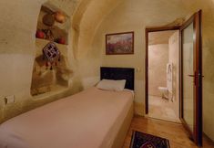 Others 5 Avlu Cave House