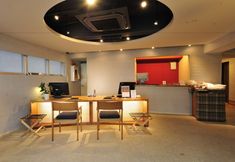 Lainnya 2 R's FOREST INN