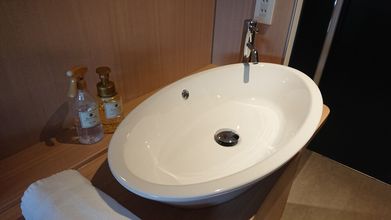 Lainnya 4 R's FOREST INN