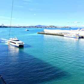 Primary image 1 Princes Wharf - 1BR Comfortable Luxury, Takapuna Golf Course and Driving Range Hotels