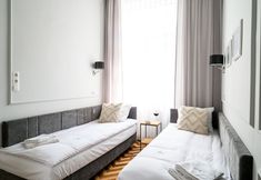 Others 6 Arts Apartments