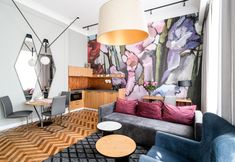 Others 4 Arts Apartments