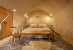 Others 5 Serinn House