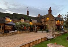 其他 2 Old White Hart