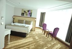 其他 6 Asuris Hotel