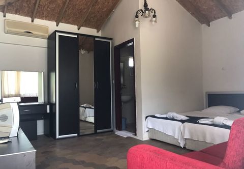 Lain-lain Derby Hotel