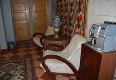 Others 3 Willa Pod Bandera