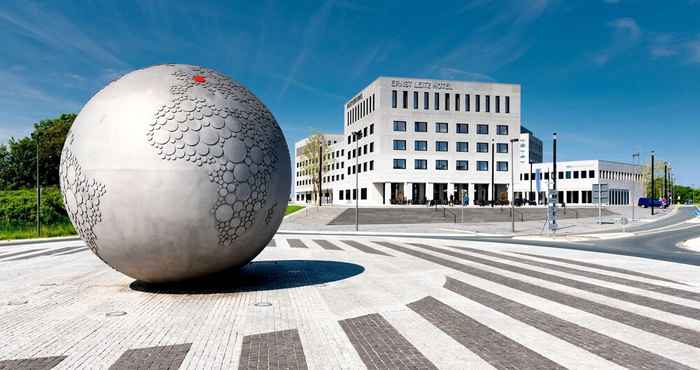 Others Vienna House by Wyndham Ernst Leitz Wetzlar