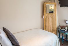 Others 3 The Henry Guest House