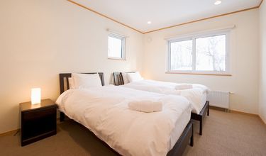 Others 4 Ruby Chalet