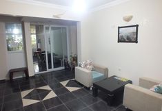 Others 3 Uyar Palace