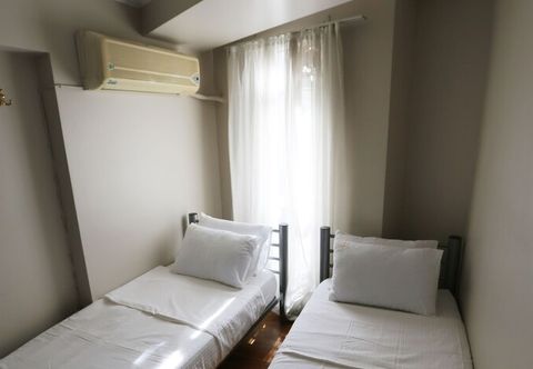 Others Bristol Hostel