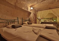 Others 5 Turbel Cave House