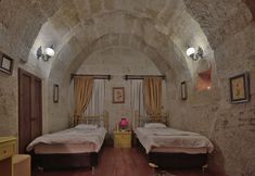 Others 4 Turbel Cave House